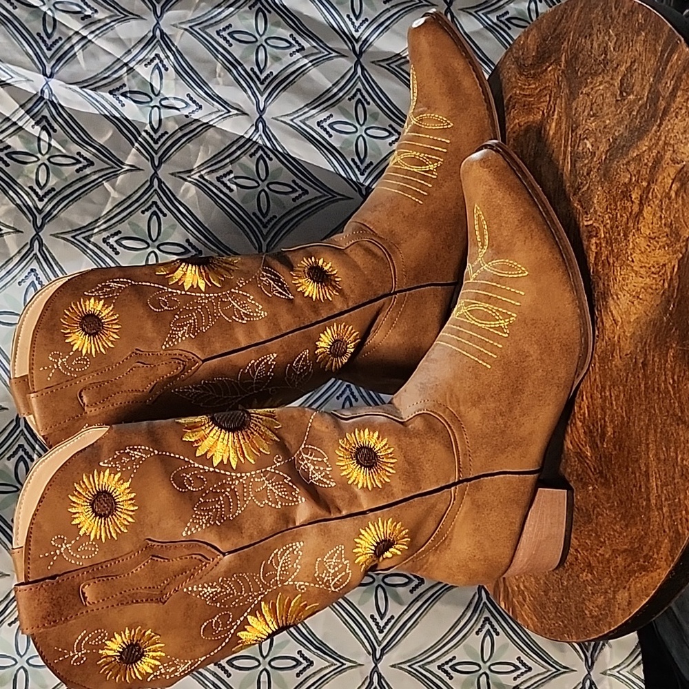 Daisy Boots!